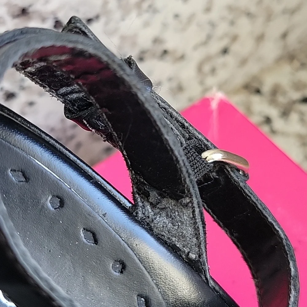 🔥🔥Special Free Offer!!🔥🔥BCBGirls wedge sandals